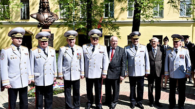 В честь 300-летия полиции в Санкт-Петербурге установлен памятник первому генерал-полицмейстеру