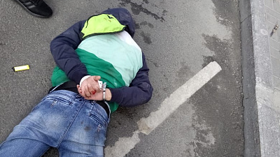 Вооруженный мобильный наряд задержал двух мужчин за дебош в кафе